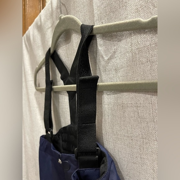 SKI, SNOWBOARD, SNOW PLAY pants for winter fun. Navy blue w/silver stripe. 2-3 - Picture 4 of 7